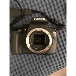 Black Cannon EOS Rebel T5 Digital SLR Camera